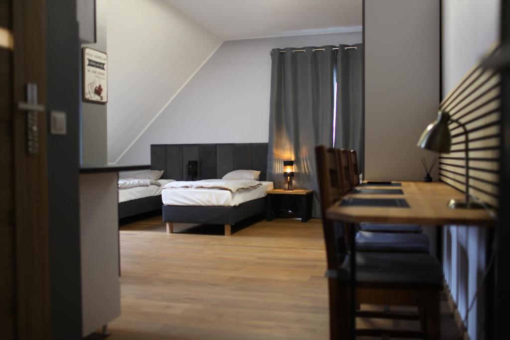 Biurko w apartamencie
